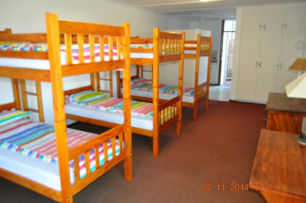 Backpacker Apartments Плетенбърг Бей Стая снимка