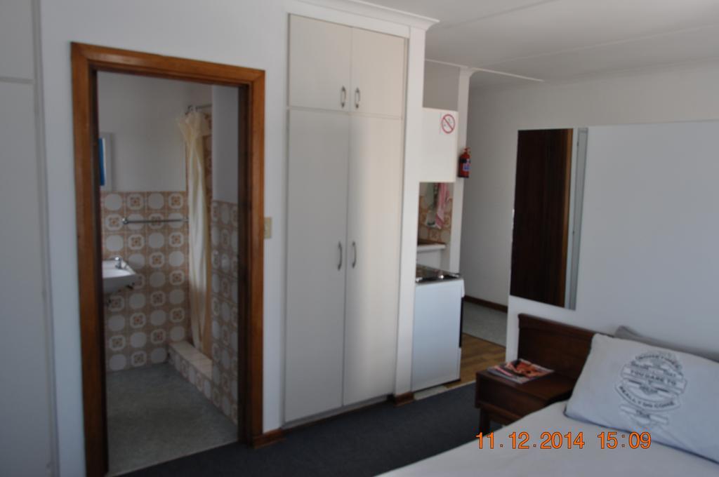 Backpacker Apartments Плетенбърг Бей Стая снимка