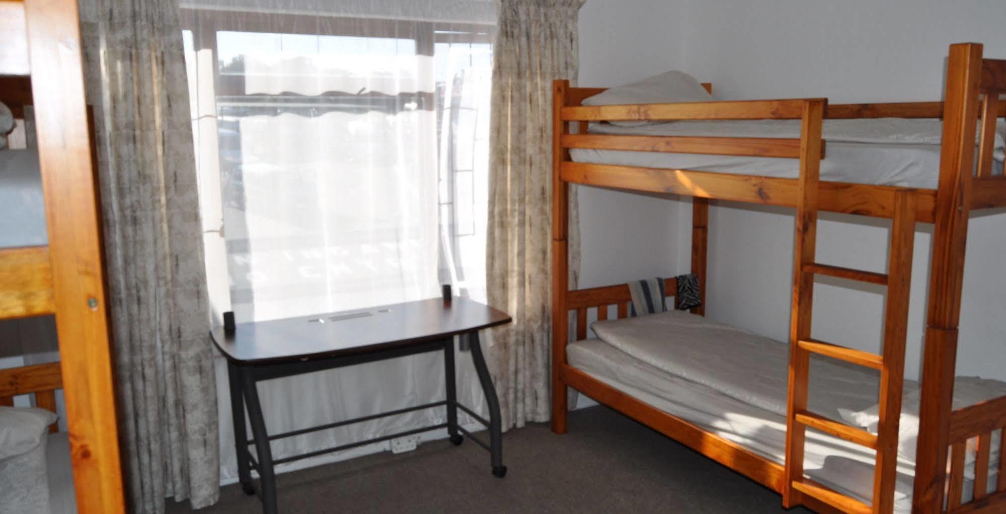 Backpacker Apartments Плетенбърг Бей Екстериор снимка